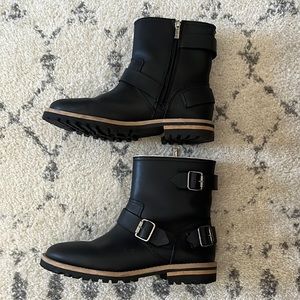 Blondo fur lined snow boots, aqua protect, side zip ankle boots 9.5 M.